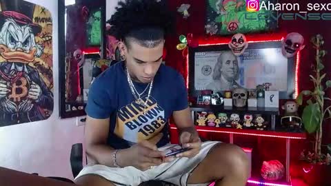 Snapshot of aharon_sexo1 chatting on 11-06-25, 02:45 Aharon Zamora online show from 11-06-25, 02:45