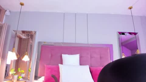 Snapshot of ahincale chatting on 02-08-25, 02:26 AHINOA online show from 02-08-25, 02:26