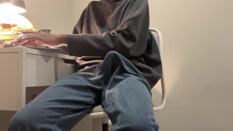 Snapshot of ahmedkhan632131 chatting on 02-12-26, 01:11 Dylan online show from 02-12-26, 01:11