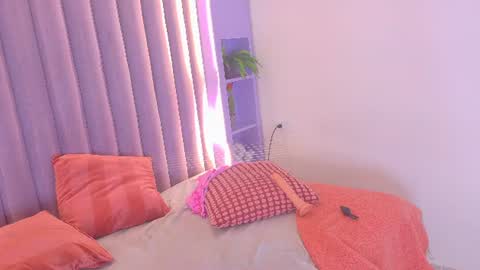 AHSLY online show from 06-11-26, 12:32