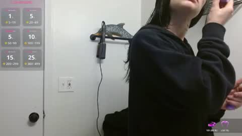 Snapshot of ahungkittykat chatting on 07-22-26, 06:22 Kat online show from 07-22-26, 06:22