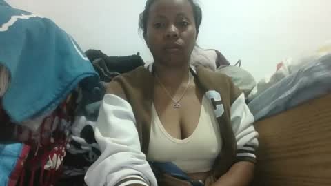 Snapshot of aicha_boobs chatting on 07-30-26, 02:21 Aicha boobs online show from 07-30-26, 02:21