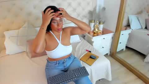 Snapshot of aida_adamss chatting on 06-22-26, 04:04 Aida online show from 06-22-26, 04:04