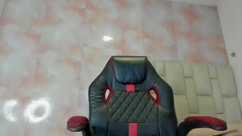 karoline  online show from 03-08-25, 09:40