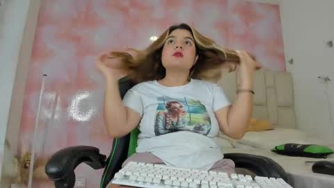 karoline  online show from 10-07-25, 12:52