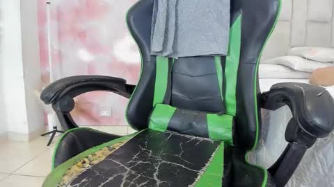 karoline  online show from 11-26-25, 04:52