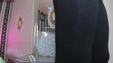 Snapshot of aidasina chatting on 11-20-25, 08:08 aidasina online show from 11-20-25, 08:08