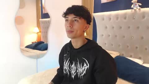 Aiden online show from 08-06-26, 01:13