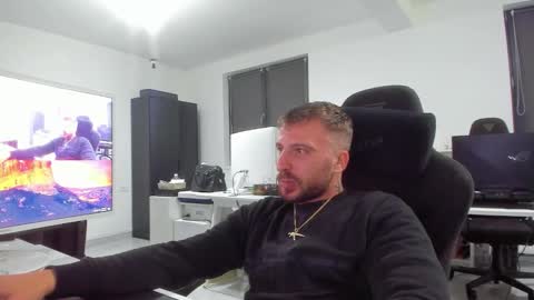 Snapshot of aidenmatthew chatting on 09-30-25, 05:18 Aiden online show from 09-30-25, 05:18