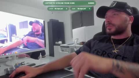 Snapshot of aidenmatthew chatting on 10-08-25, 08:39 Aiden online show from 10-08-25, 08:39