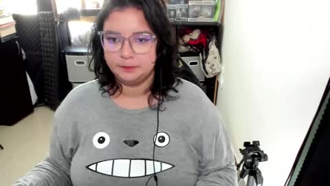 Catalina online show from 10-22-25, 01:00