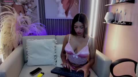 Snapshot of ailee_naughty chatting on 09-21-25, 01:07 online show from 09-21-25, 01:07