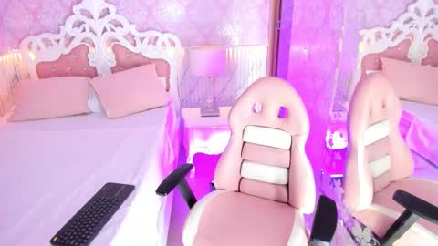 Snapshot of ailee_naughty chatting on 11-16-25, 02:06 online show from 11-16-25, 02:06