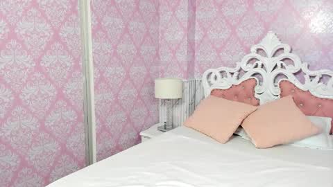 Snapshot of ailee_naughty chatting on 11-18-25, 01:44 online show from 11-18-25, 01:44