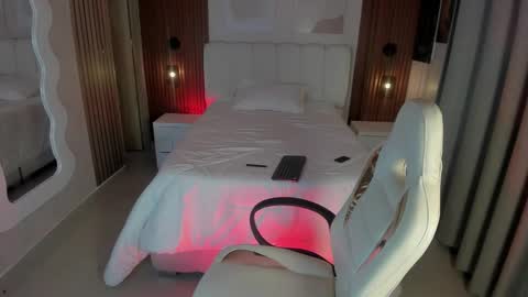 Snapshot of ailee_naughty chatting on 02-07-26, 12:14 online show from 02-07-26, 12:14