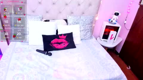 Snapshot of aileen_brown chatting on 10-28-25, 04:27 Aileen online show from 10-28-25, 04:27