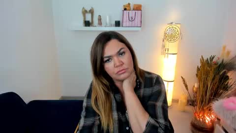 Snapshot of aileen_stone chatting on 02-23-25, 03:18 Aileen online show from 02-23-25, 03:18