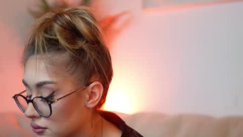 Snapshot of aileenaxa chatting on 10-24-25, 06:48 Aileen online show from 10-24-25, 06:48