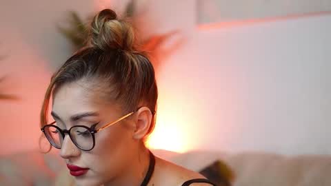 Snapshot of aileenaxa chatting on 11-10-25, 07:13 Aileen online show from 11-10-25, 07:13