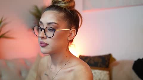 Snapshot of aileenaxa chatting on 11-13-25, 07:46 Aileen online show from 11-13-25, 07:46