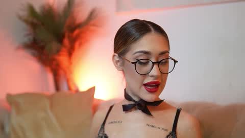 Snapshot of aileenaxa chatting on 11-24-25, 08:08 Aileen online show from 11-24-25, 08:08