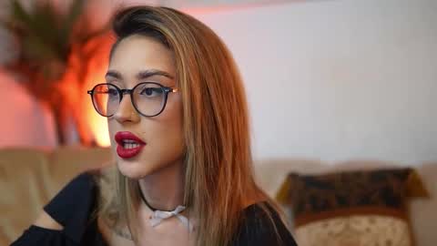 Snapshot of aileenaxa chatting on 11-26-25, 08:32 Aileen online show from 11-26-25, 08:32