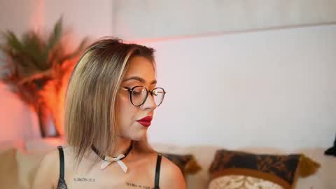 Snapshot of aileenaxa chatting on 12-01-25, 07:19 Aileen online show from 12-01-25, 07:19