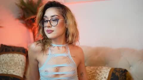 Snapshot of aileenaxa chatting on 12-04-25, 08:39 Aileen online show from 12-04-25, 08:39