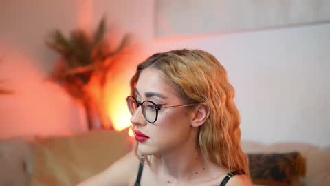 Snapshot of aileenaxa chatting on 02-06-26, 10:13 Aileen online show from 02-06-26, 10:13