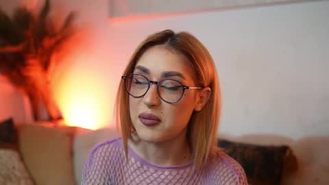 Snapshot of aileenaxa chatting on 02-13-26, 09:22 Aileen online show from 02-13-26, 09:22