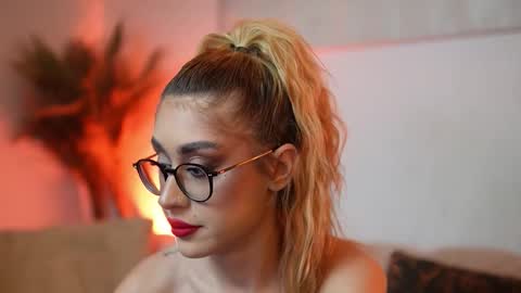 Snapshot of aileenaxa chatting on 02-14-26, 09:11 Aileen online show from 02-14-26, 09:11