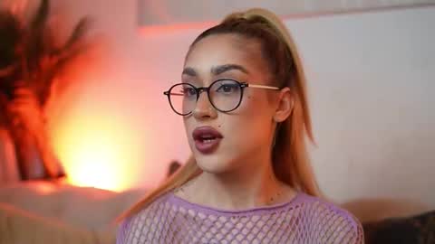 Snapshot of aileenaxa chatting on 02-17-26, 10:38 Aileen online show from 02-17-26, 10:38