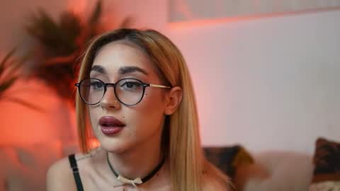 Snapshot of aileenaxa chatting on 02-21-26, 10:44 Aileen online show from 02-21-26, 10:44