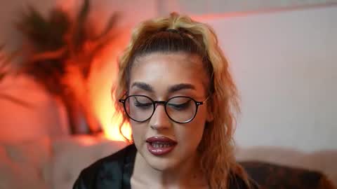 Snapshot of aileenaxa chatting on 02-26-26, 10:31 Aileen online show from 02-26-26, 10:31