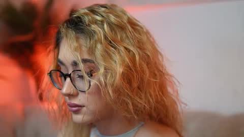 Snapshot of aileenaxa chatting on 03-12-26, 10:38 Aileen online show from 03-12-26, 10:38