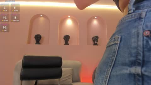 Snapshot of aileenvega chatting on 01-18-25, 11:43 AILEEN VEGA online show from 01-18-25, 11:43