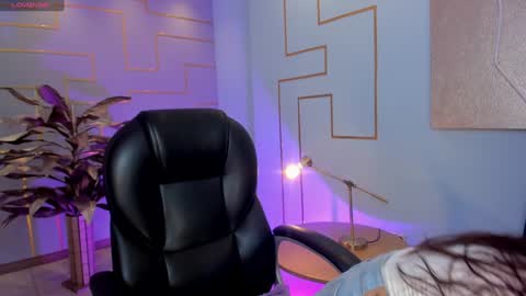 Snapshot of aileenvega chatting on 01-21-25, 07:28 AILEEN VEGA online show from 01-21-25, 07:28