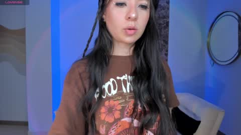 Snapshot of aileenvega chatting on 02-05-25, 08:35 AILEEN VEGA online show from 02-05-25, 08:35