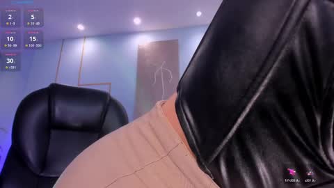 Snapshot of aileenvega chatting on 02-20-25, 06:02 AILEEN VEGA online show from 02-20-25, 06:02