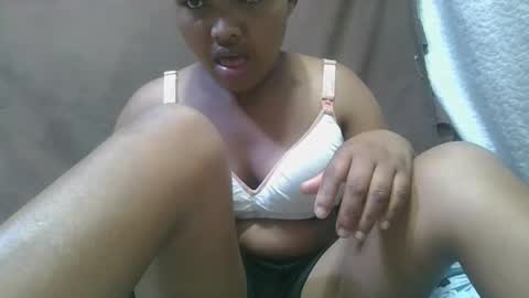 Snapshot of aimealdy chatting on 09-27-25, 04:56 aimealdy online show from 09-27-25, 04:56