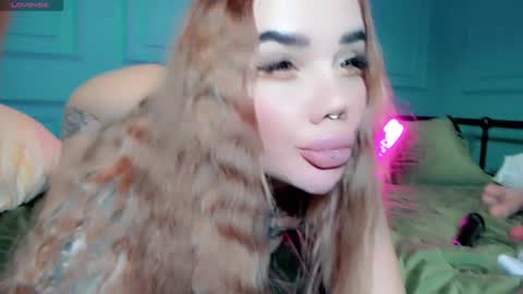 Snapshot of aira_vi chatting on 01-05-25, 04:06 Aira online show from 01-05-25, 04:06