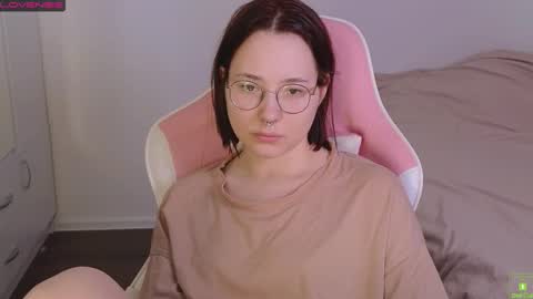 Snapshot of airyhill chatting on 11-19-25, 10:15 airyhill online show from 11-19-25, 10:15