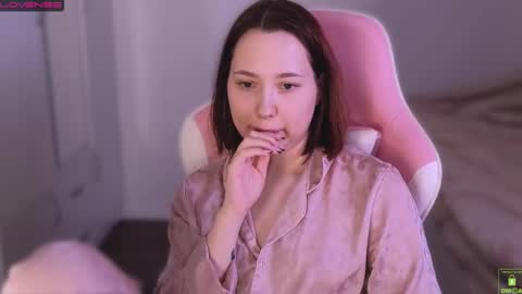 Snapshot of airyhill chatting on 12-20-25, 07:21 airyhill online show from 12-20-25, 07:21