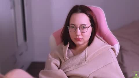 Snapshot of airyhill chatting on 12-22-25, 12:13 airyhill online show from 12-22-25, 12:13