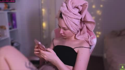 Snapshot of airyhill chatting on 01-09-26, 11:24 airyhill online show from 01-09-26, 11:24