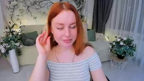 Snapshot of airysilhouette chatting on 11-05-25, 04:34 Louise online show from 11-05-25, 04:34