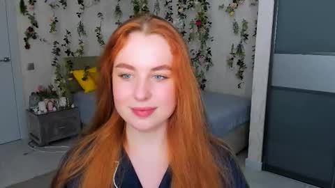 Snapshot of airysilhouette chatting on 11-17-25, 04:13 Louise online show from 11-17-25, 04:13