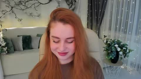 Snapshot of airysilhouette chatting on 11-27-25, 04:36 Louise online show from 11-27-25, 04:36