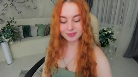 Snapshot of airysilhouette chatting on 12-05-25, 04:10 Louise online show from 12-05-25, 04:10