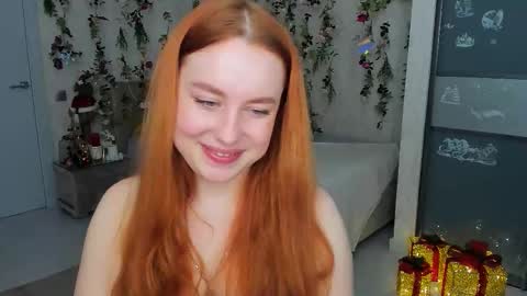 Snapshot of airysilhouette chatting on 01-08-26, 10:06 Louise online show from 01-08-26, 10:06